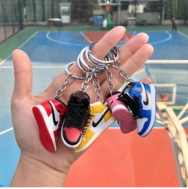 3D Mini Shoes Keychain Anime British Style Small Sneaker Keychains For Bags Small Gift Key Chain Jewelry Car Keyring Accessory