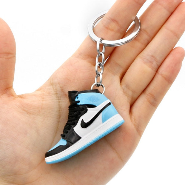 3D Mini Shoes Keychain Anime British Style Small Sneaker Keychains For Bags Small Gift Key Chain Jewelry Car Keyring Accessory