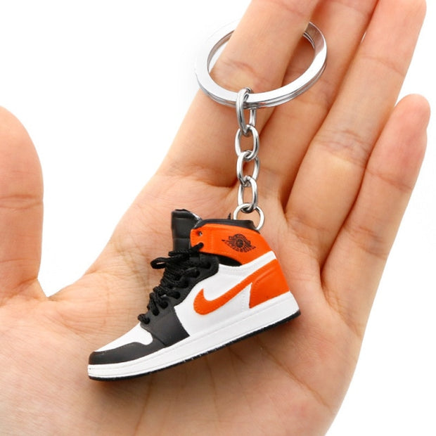 3D Mini Shoes Keychain Anime British Style Small Sneaker Keychains For Bags Small Gift Key Chain Jewelry Car Keyring Accessory