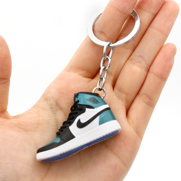 3D Mini Shoes Keychain Anime British Style Small Sneaker Keychains For Bags Small Gift Key Chain Jewelry Car Keyring Accessory